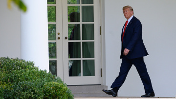 Ο Τραμπ απειλεί τον πληροφοριοδότη για το ουκρανικό!