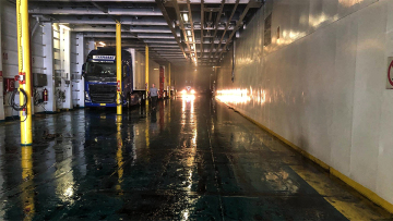 Ηγουμενίτσα: Από νταλίκα ξεκίνησε η φωτιά στο πλοίο Olympic Champion