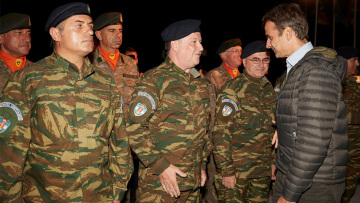 Μητσοτάκης από «Παρμενίωνα»: H άμυνα της χώρας βρίσκεται σε καλά χέρια