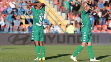 Super League 1: Ο ΠΑΟ έχασε από την Ξάνθη και διαμαρτύρεται, στο 0-0 κόλλησαν ΑΕΚ και Λάρισα - Δείτε βίντεο