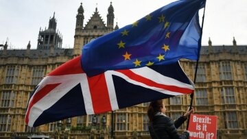 Brexit: Οι Βρυξέλλες θα δώσουν παράταση - Η Γαλλία λέει ότι «δεν συμφέρει κανέναν» κι άλλη αναβολή 