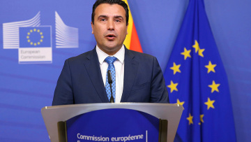 «Μήνυμα» Ζάεφ από Βρυξέλλες: Εμείς υπογράψαμε τις Πρέσπες, εσείς βάλτε μας στην ΕΕ