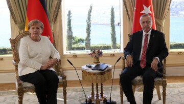 Ερντογάν σε Μέρκελ: «Θα συνεχίσουμε την ενεργητική μας πολιτική στην Ανατολική Μεσόγειο»