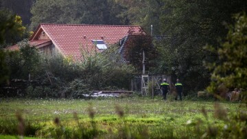 Μυστήριο στην Ολλανδία: Συνελήφθη ο πατέρας της «οικογένειας» που ζούσε αποκομμένη σε φάρμα