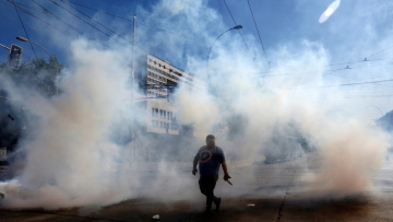 Χιλή: Η Δημοκρατία έχει υποχρέωση να αμυνθεί με... απαγόρευση κυκλοφορίας στους δρόμους