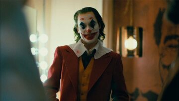 Μαίνεται η πολιτική κόντρα για το Joker - Η πρώην γγ Πολιτισμού διαψεύδει ότι κάλεσε την αστυνομία
