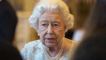 Η βασίλισσα Ελισάβετ «εξαφάνισε» την φωτογραφία του Χάρι και της Μέγκαν