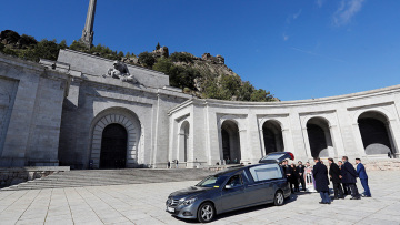 Ιστορική ημέρα για την Ισπανία: Ολοκληρώθηκε η εκταφή του δικτάτορα Φράνκο