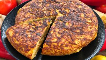 Ισπανική τορτίγια με καραμελωμένα κρεμμύδια