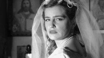 Μαρία Κίτσου: Λυπάμαι που ο κόσμος για να πουλήσει εκμεταλλεύεται τα πάντα