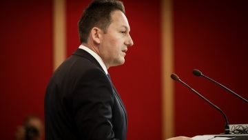 Πέτσας: Ψεύτικη η δήλωση Τσαβούσογλου ότι η Ελλάδα πυροβολεί και βυθίζει βάρκες με πρόσφυγες