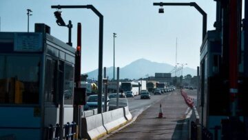 Τροχαίο κοντά στα διόδια του Ισθμού της Κορίνθου - Μεγάλη η ταλαιπωρία για τους οδηγούς