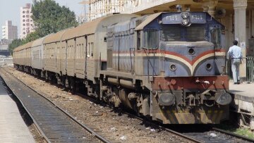 Αίγυπτος: Ελεγκτής «πέταξε» από τρένο δύο επιβάτες που δεν είχαν εισιτήριο - Σκοτώθηκε ο ένας!