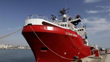 Μεταναστευτικό: Το Ocean Viking διέσωσε πάνω από 400 πρόσφυγες στη Μεσόγειο