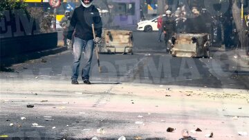 Κίνηση τώρα: Κλειστή η Πατησίων - Μποτιλιαρισμένοι οι δρόμοι από τα επεισόδια στην ΑΣΟΕΕ