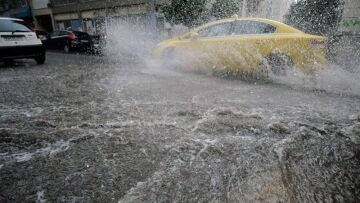 Οδήγηση στη βροχή: Τι να προσέχω