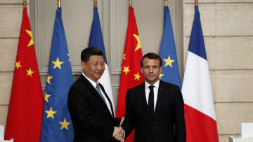 Μακρόν: Λυπάμαι για την αποχώρηση των ΗΠΑ από την Συμφωνία του Παρισιού