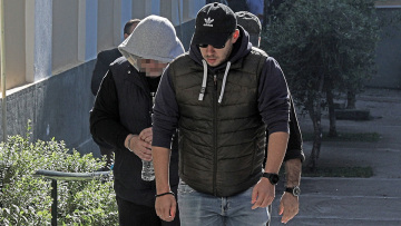 Έγκλημα στα Μέγαρα: Στη φυλακή ο δράστης - «Αποχαιρέτησα το παιδί μου για να αυτοκτονήσω», λέει