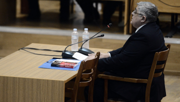 Δίκη Χρυσής Αυγής: Ο Μιχαλολιάκος δηλώνει αθώος και μιλά για πολιτική σκευωρία