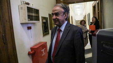 Προανακριτική για Novartis: Στρατηγική ακύρωσης πιθανών ευρημάτων από την υπεράσπιση Παπαγγελόπουλου