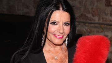 Ζωζώ Σαπουντζάκη: Οι δυο γάμοι, ο μεγάλος έρωτας, η αποβολή και ο νέος σύντροφος