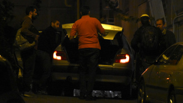 Βρέθηκε γιάφκα και στην Κυψέλη - Δείτε φωτογραφίες από την επιχείρηση στο σημείο