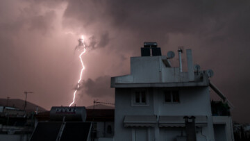 Κακοκαιρία: Εικόνες από το -πρώτο- πέρασμα της Βικτώριας από την Αττική