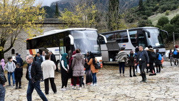 Μεταναστευτικό: Ασταμάτητες οι προσφυγικές ροές - Μετανάστες αρνήθηκαν να μείνουν στη Μονή Πορετσού