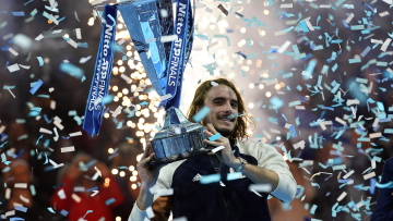 Στέφανος Τσιτσιπάς: Τα βίντεο του θριάμβου στο Λονδίνο - Οι καλύτερες φάσεις, η απονομή, οι πανηγυρισμοί