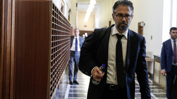 Φρουζής στη δίκη Novartis: «Πρόθυμα πιστόλια οι Δεστεμπασίδης - Μαραγγέλη, κάποιοι άλλοι τράβηξαν τη σκανδάλη»