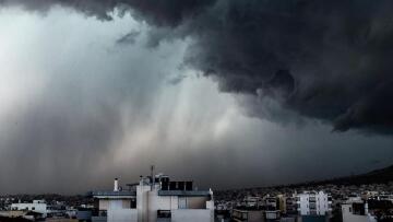 Καιρός: Τοπικές βροχές και καταιγίδες την Τρίτη - Ποιες περιοχές θα επηρεαστούν