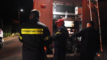 Υπό έλεγχο η φωτιά που ξέσπασε λίγο πριν τα διόδια στις Αφίδνες