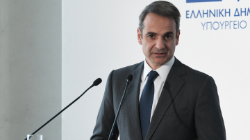 Νέα δημοσκόπηση: «Ναι» στον αντικαπνιστικό και τον νόμο για το άσυλο λένε οι πολίτες
