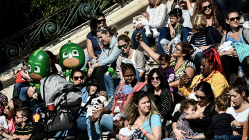 Στοιχεία-σοκ: Μόλις 8 εκατομμύρια ο πληθυσμός της Ελλάδας το 2050 αν δεν στηριχθεί η μητρότητα