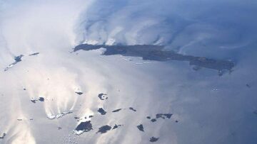 Εκπληκτική φωτογραφία από το διάστημα: Η Κρήτη... ανάποδα και η αλληλεπίδραση στεριάς - θάλασσας