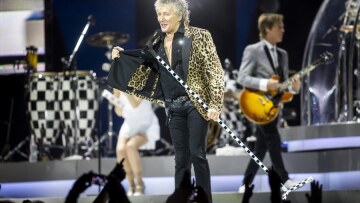 Ροντ Στιούαρτ: Η νέα σημαντική «πρωτιά» και η ανάρτηση για τον Μπόρις Τζόνσον που... ενόχλησε