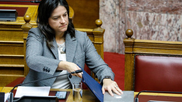 Προσλήψεις και αξιολογήσεις εκπαιδευτικών εξήγγειλε η Κεραμέως