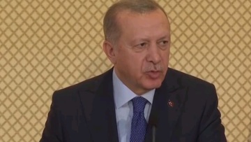 Στο Αλγέρι ο Ερντογάν για συνομιλίες με επίκεντρο τη Λιβύη