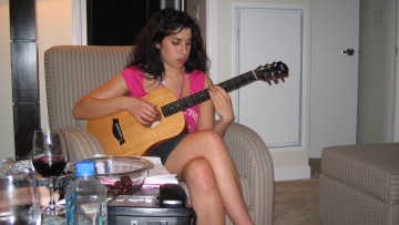  «Έιμι: Το κορίτσι πίσω από το όνομα» - Ένα μοναδικό βιογραφικό μουσικό ντοκιμαντέρ για την Έιμι Γουάινχαουζ από την ΕΡΤ2 