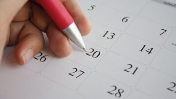 Πότε πέφτουν οι αργίες και τριήμερα του 2020 