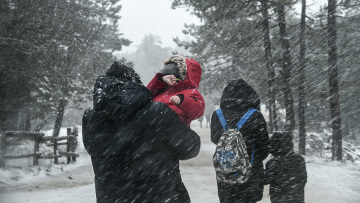 Κακοκαιρία: Πολικές θερμοκρασίες το πρωί της Κυριακής - Ως την Τρίτη θα μας επηρεάσει η «Ζηνοβία»