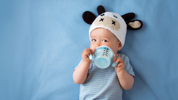 Πλήρες γάλα ή με λίγα λιπαρά: Ποιο προστατεύει από την παχυσαρκία;