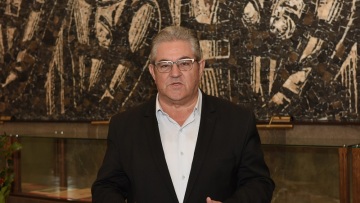 Στο Λονδίνο ο Δημήτρης Κουτσούμπας