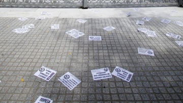 Ρουβίκωνας: Επίθεση στο σπίτι του Αυστραλού πρέσβη - Πέταξαν μπογιές και τρικάκια 