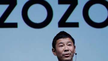 Ιάπωνας δισεκατομμυριούχος ζητούσε σύντροφο για να πάνε μαζί στη Σελήνη και εμφανίστηκαν 30.000 υποψήφιες 