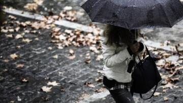 Καιρός: Βροχές, καταιγίδες και ισχυρούς ανέμους για 48 ώρες στα νότια