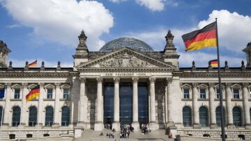 Διάσκεψη για τη Λιβύη: Σκληρό διπλωματικό πόκερ - Επικοινωνία Μέρκελ με Ερντογάν μετά τις τουρκικές απειλές 