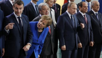 Διάσκεψη για τη Λιβύη - Tα ευτράπελα: Η Μέρκελ τρώει τα νύχια της και ψάχνει τον Πούτιν