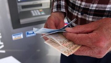 Αυξήσεις άνω των 200 ευρώ στις κύριες συντάξεις δίνουν τα νέα ποσοστά αναπλήρωσης - Δείτε παραδείγματα