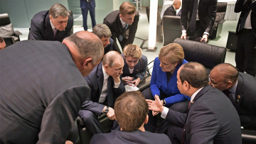 Διάσκεψη για τη Λιβύη: Συμφωνία με «πήλινα πόδια» στο Βερολίνο